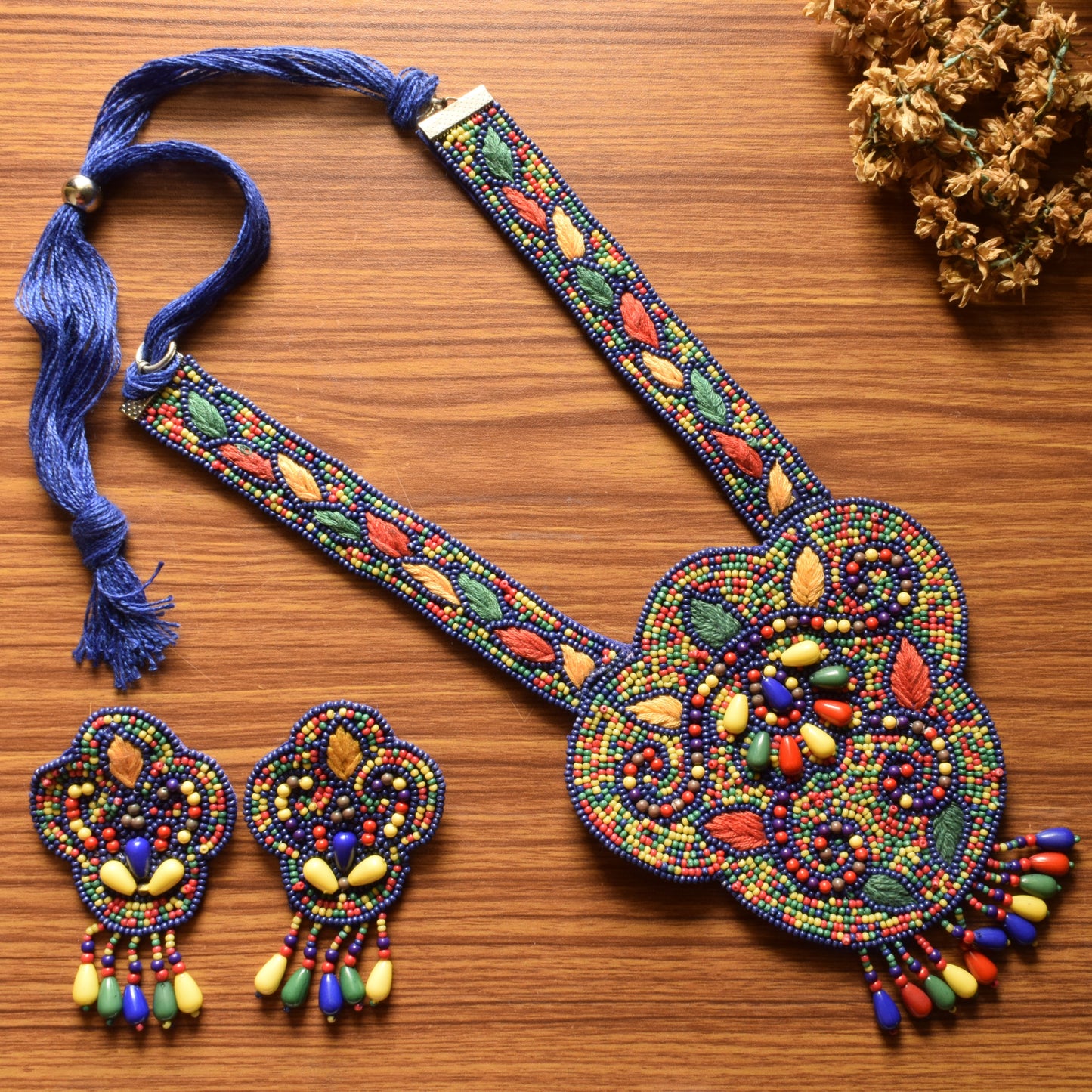 Hastkriti Ambar Bead and Pearl Necklace Set