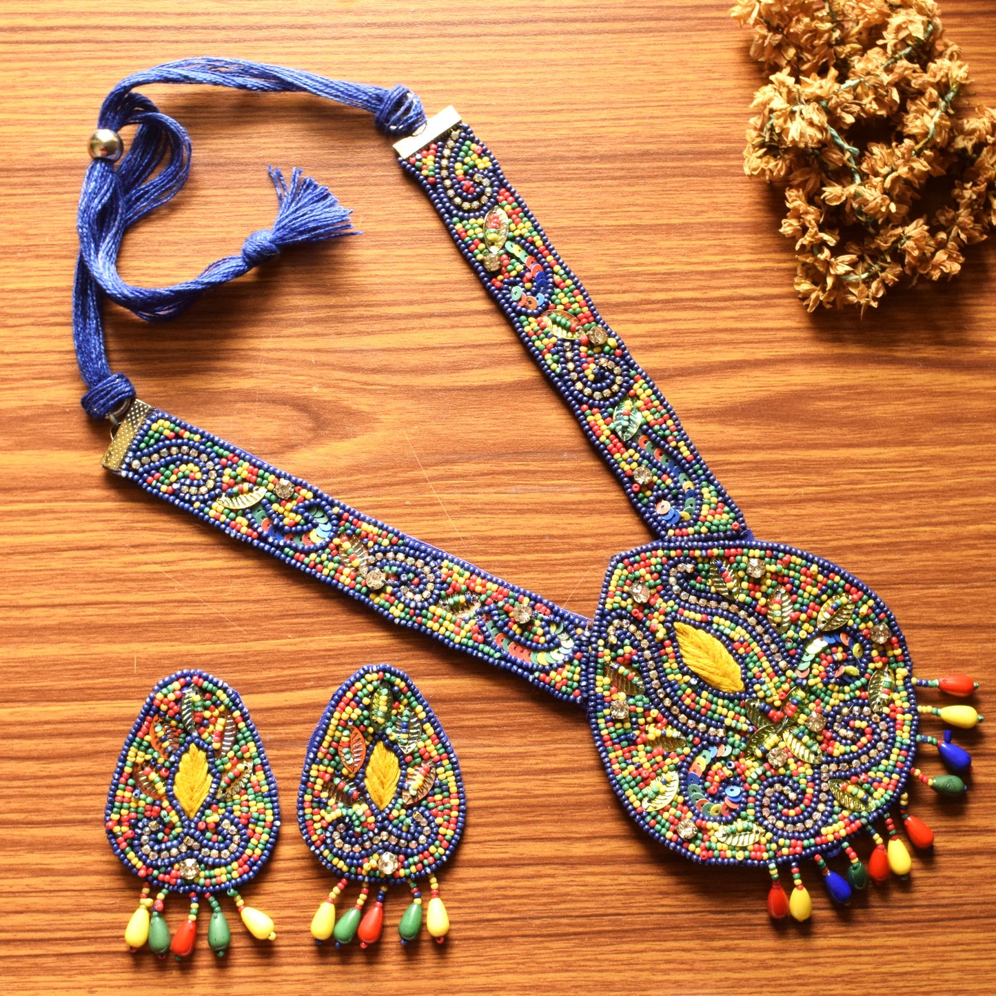 Hastkriti Ambar Bead and Pearl Necklace Set