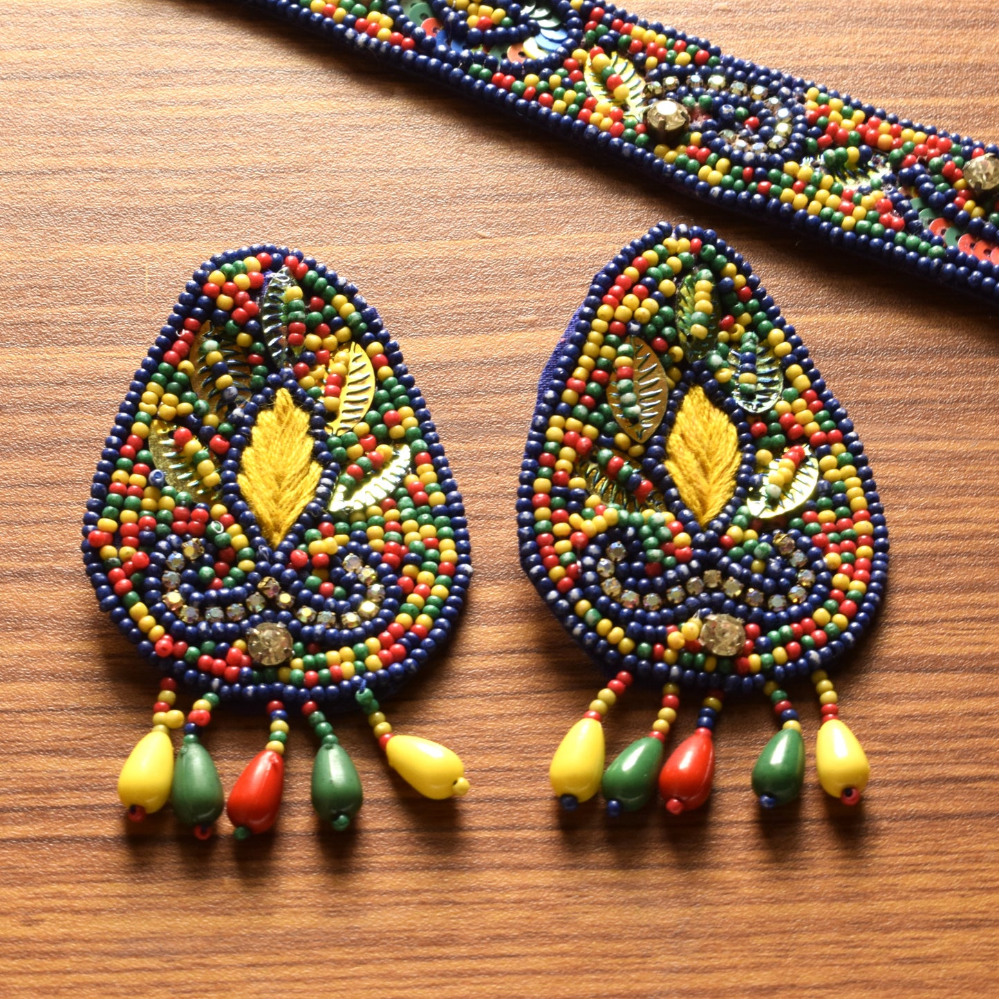 Hastkriti Ambar Bead and Pearl Necklace Set