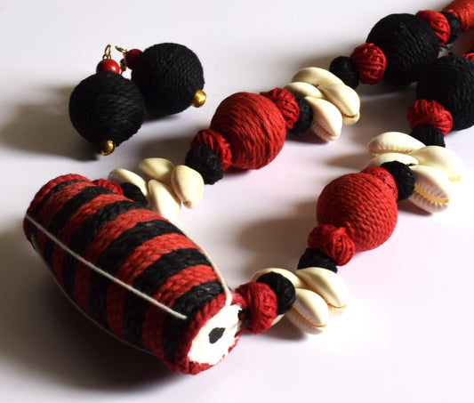 Dhak Sea Shell Fabric Necklace Set