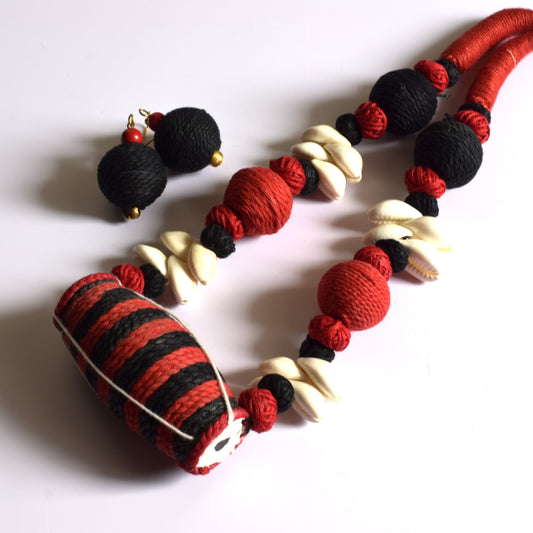 Dhak Sea Shell Fabric Necklace Set