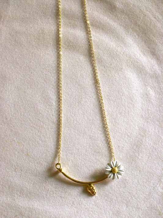Daisy Pendant Dainty Necklace