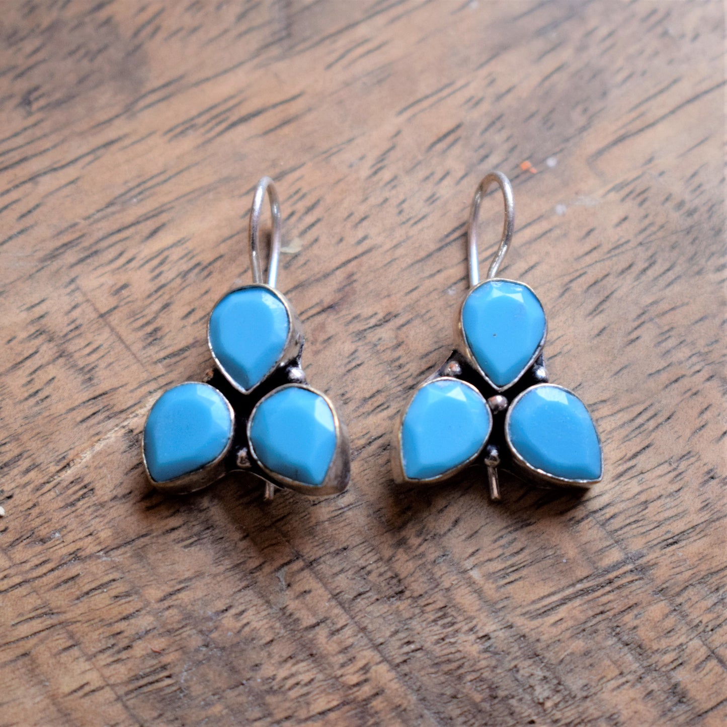 German Silver Dew Drop Cluster Earring (Gemstone)
