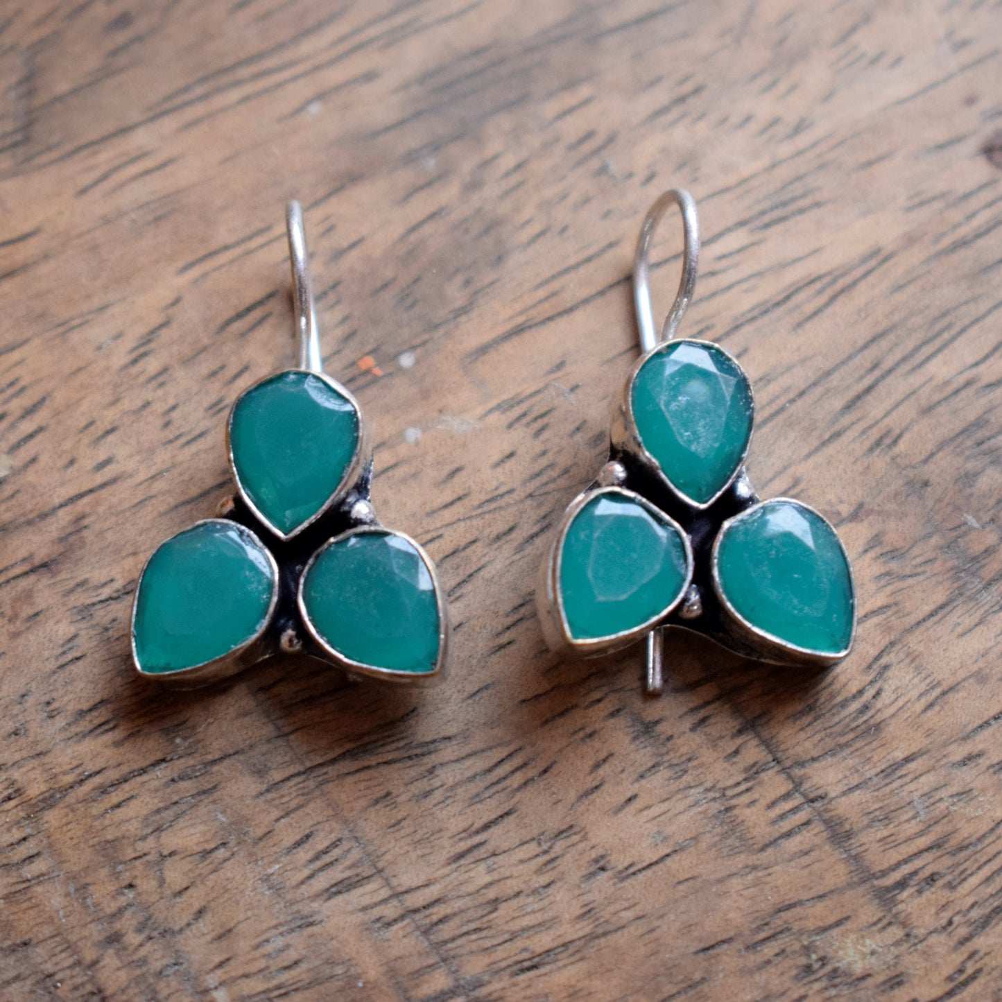German Silver Dew Drop Cluster Earring (Gemstone)