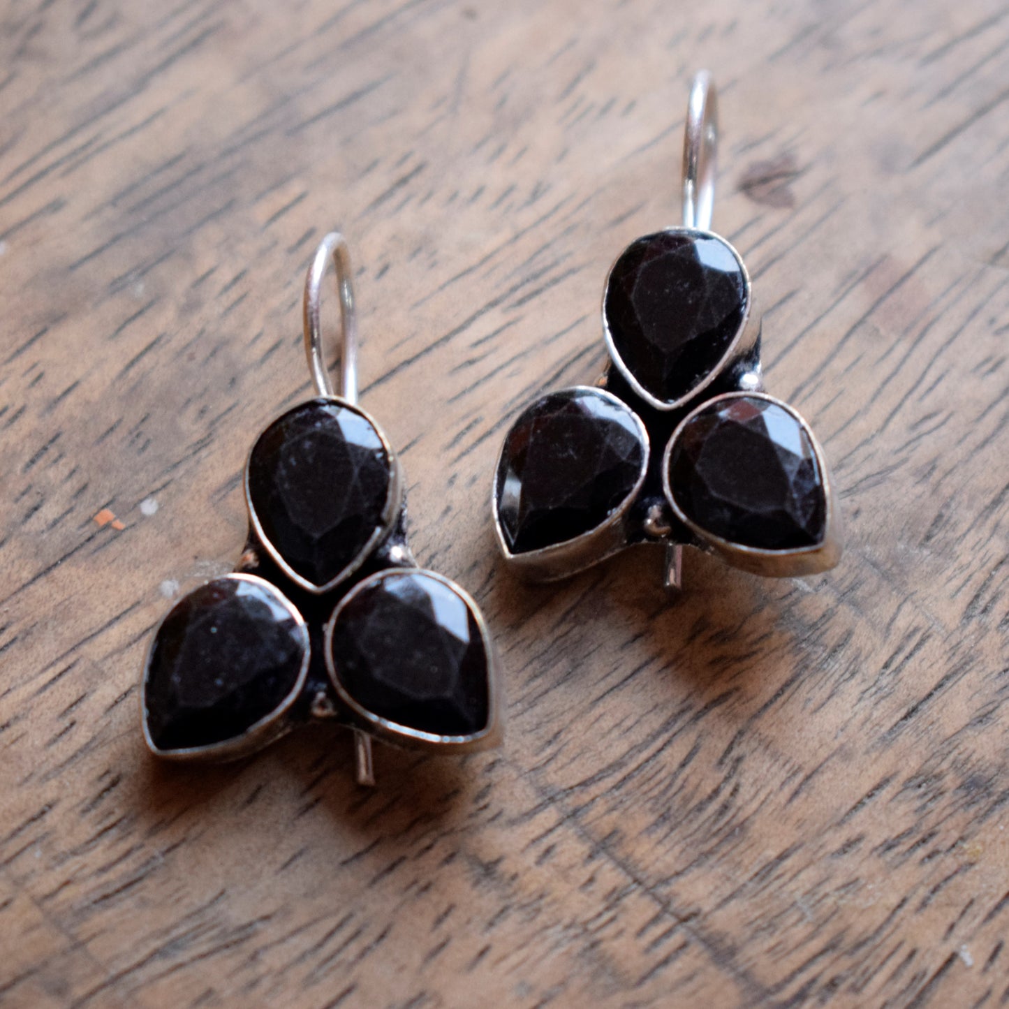 German Silver Dew Drop Cluster Earring (Gemstone)