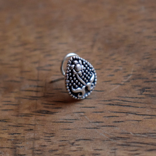 Golden Oxidized Floral Dew Nose Pin