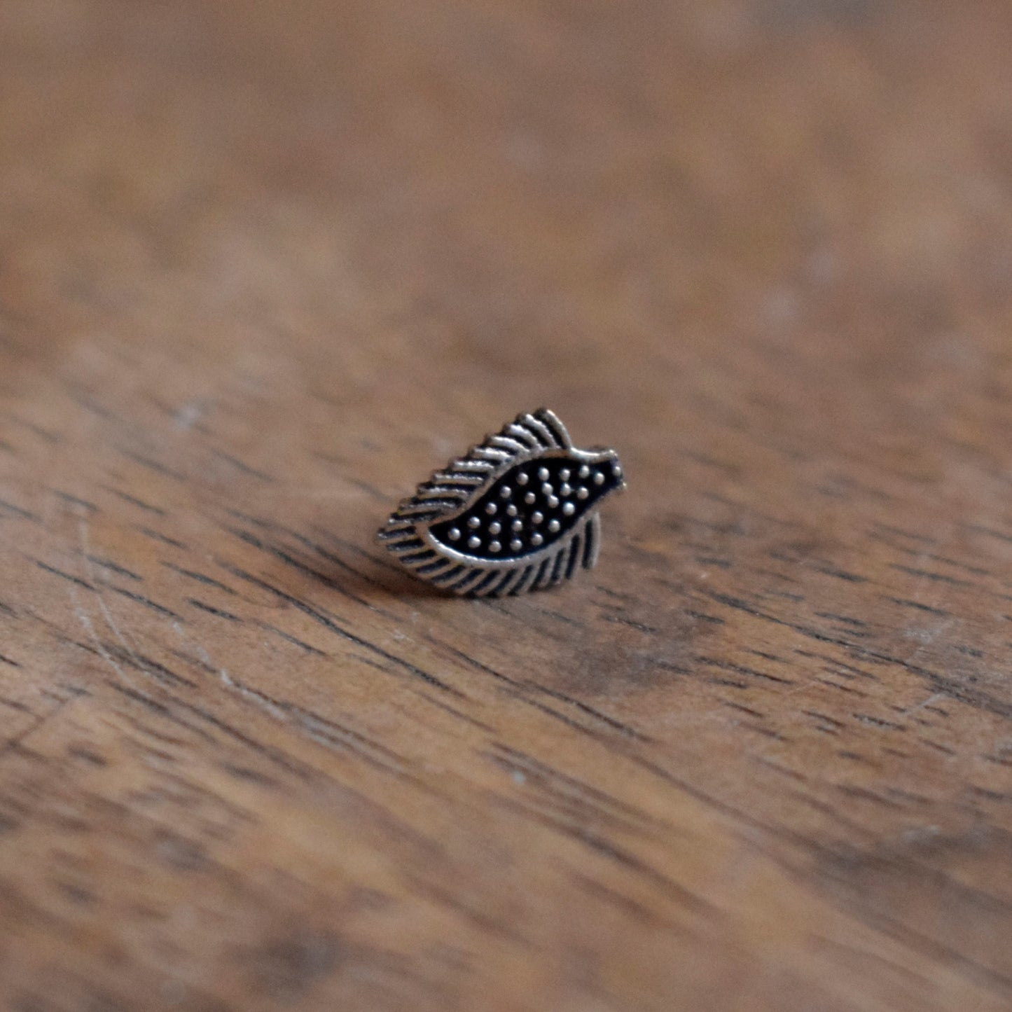 Golden Oxidized Motif Nose Pin