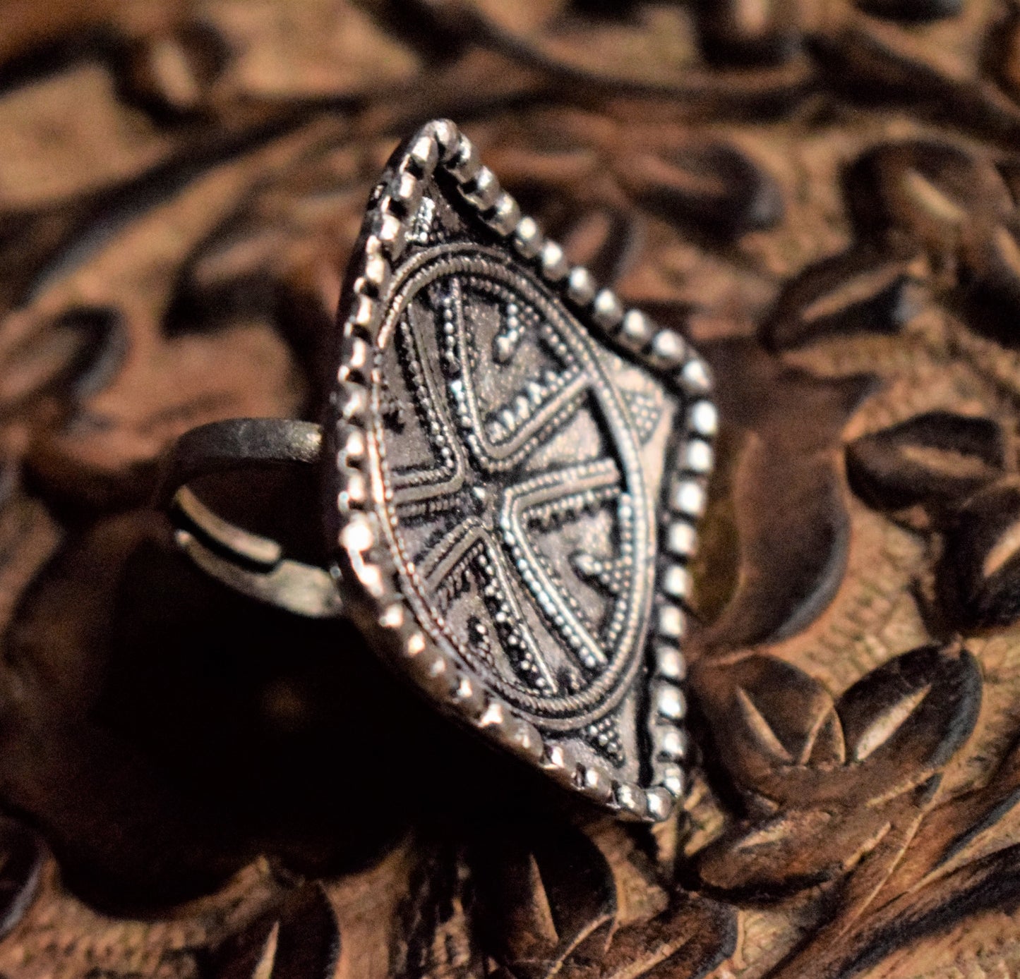 German Silver Regal Motif Square Finger Ring