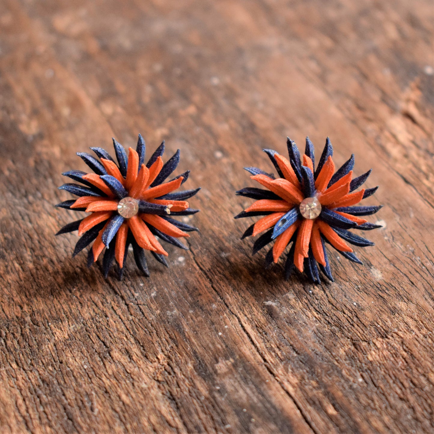 Grain Studs (Medium) - GlitterGleam