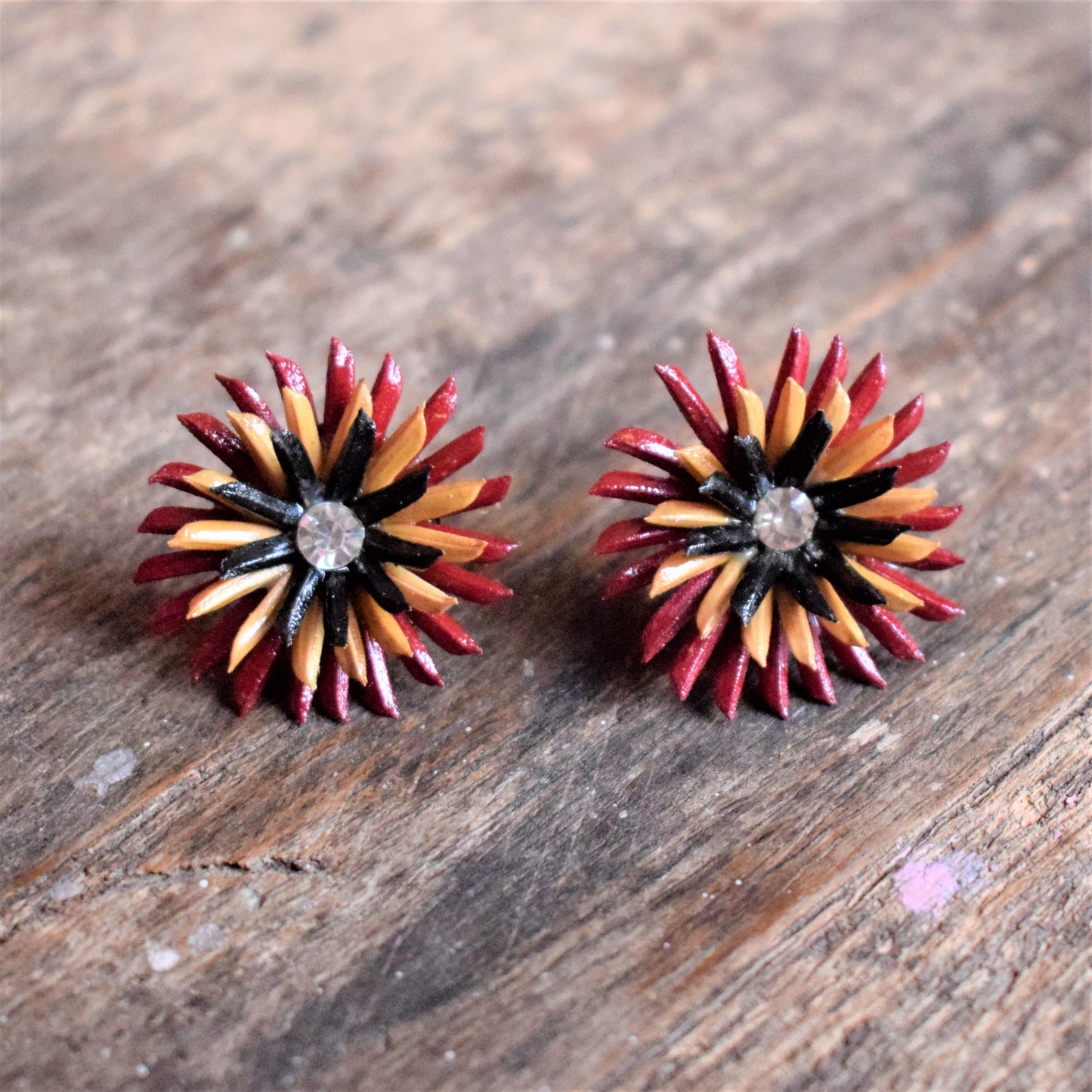 Grain Studs (Large) - GlitterGleam