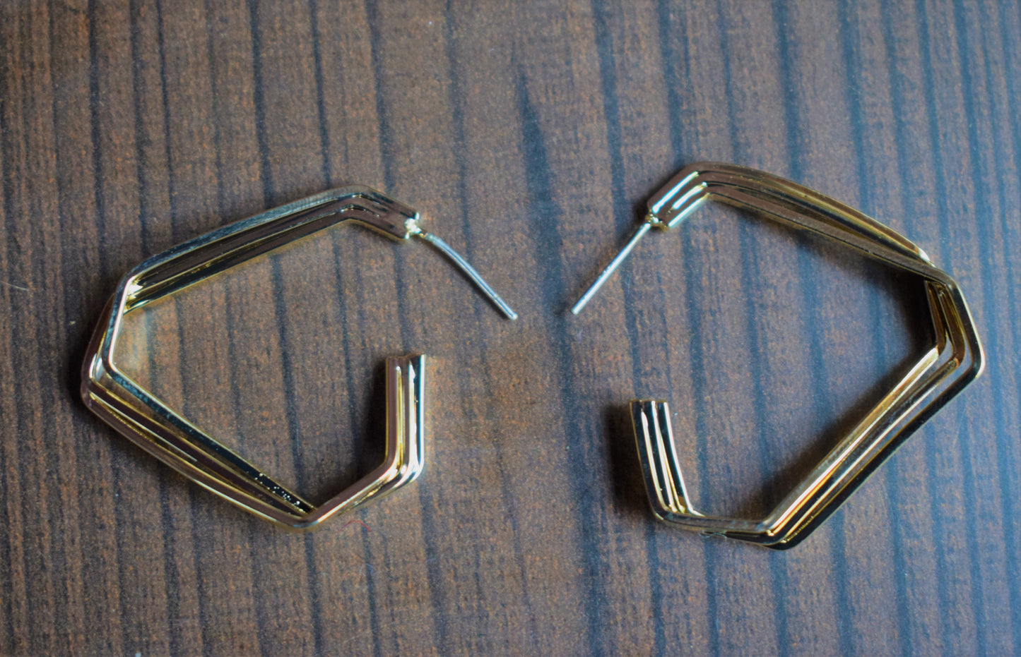 Asymmetrical Triple Hoop Stud - GlitterGleam