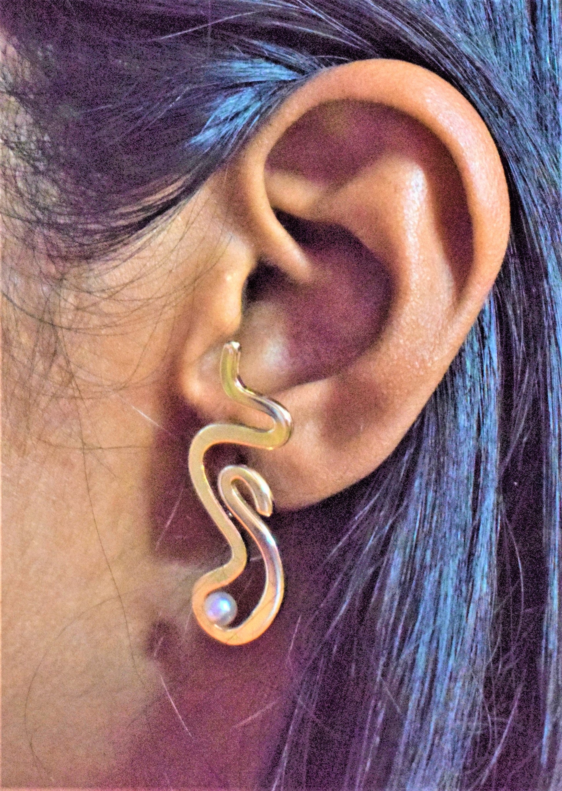 Snake Pearl Earring - GlitterGleam