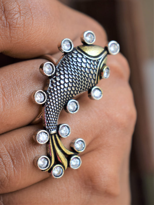 German Silver Dual Tone Fish Finger Ring - GlitterGleam