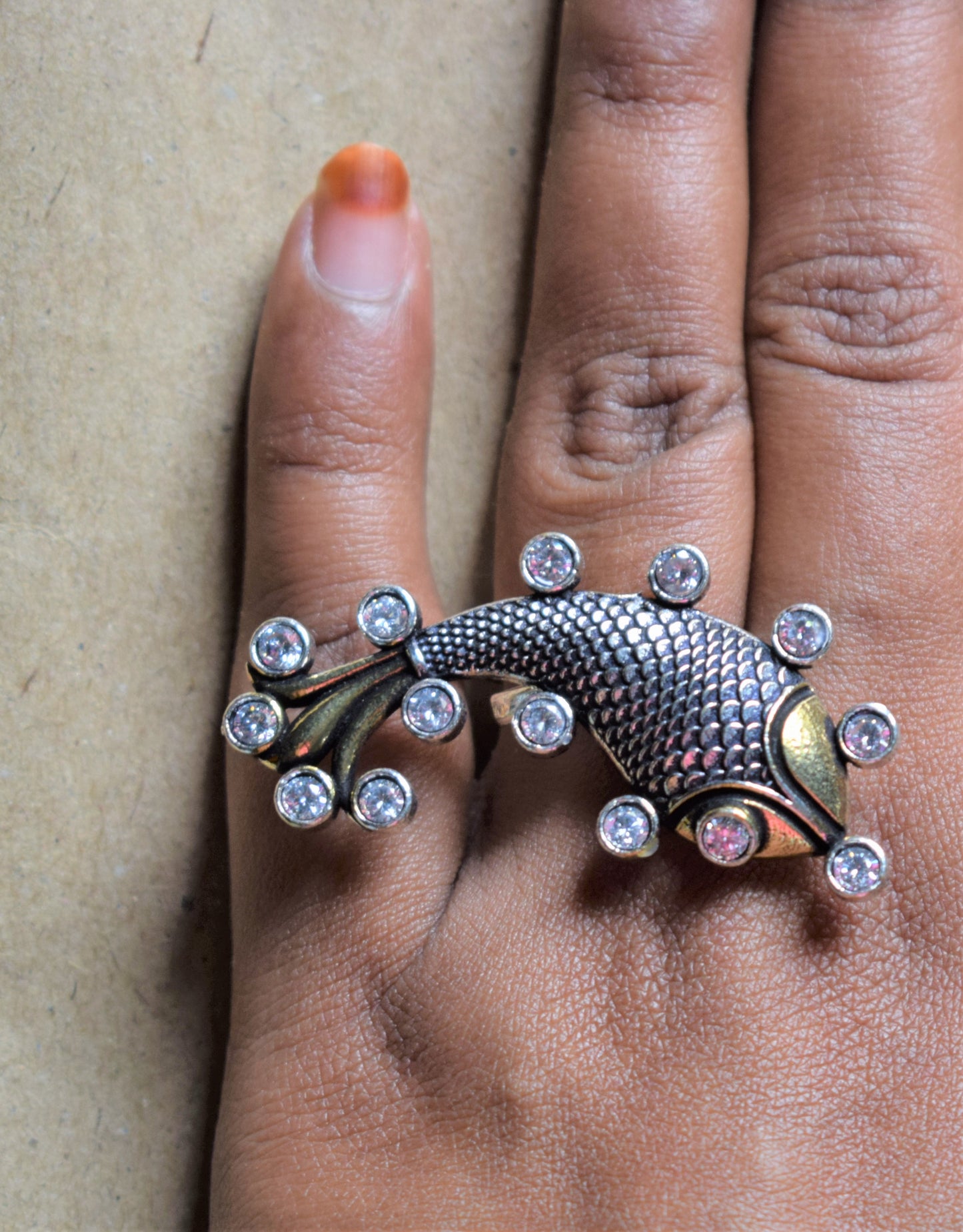 German Silver Dual Tone Fish Finger Ring - GlitterGleam