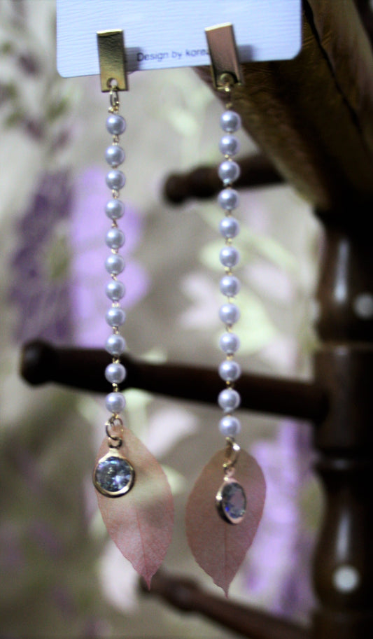Designer Pearl Leaf Earring - GlitterGleam