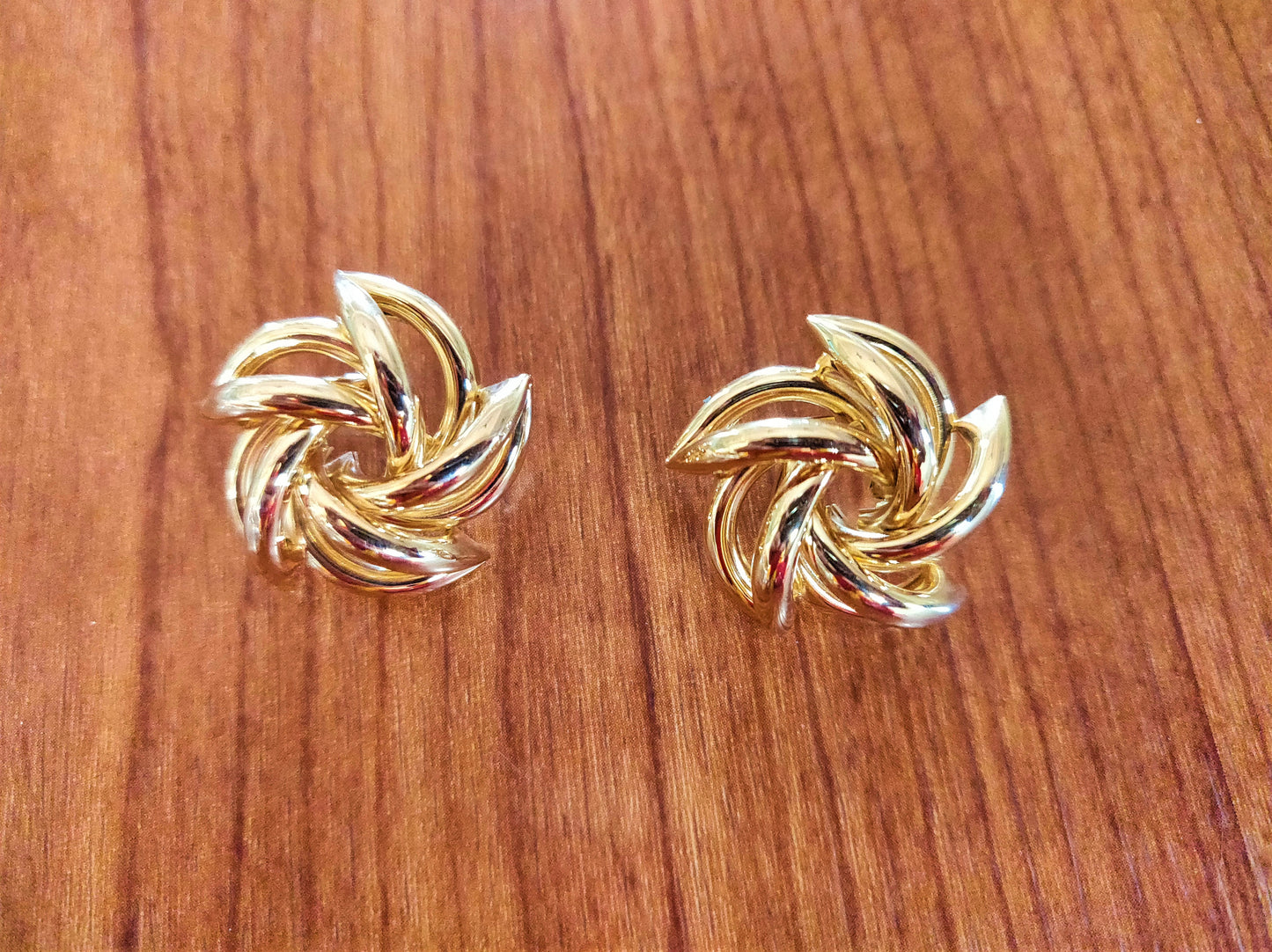 Windmill Stud - GlitterGleam