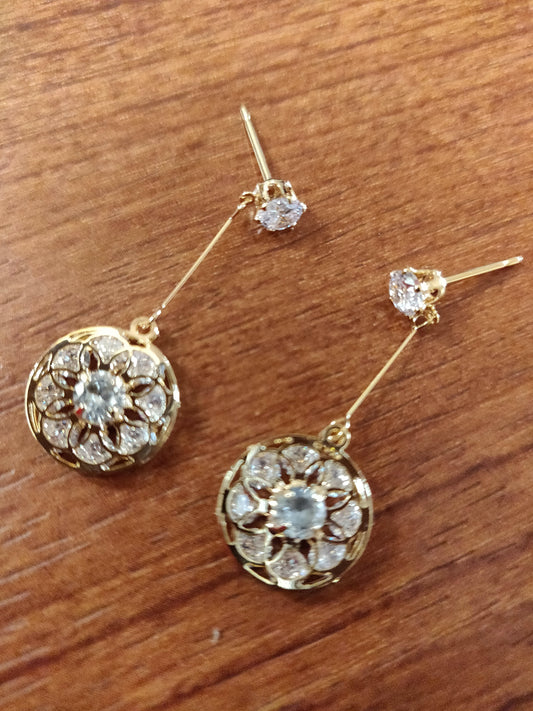Floral AD Earring - GlitterGleam