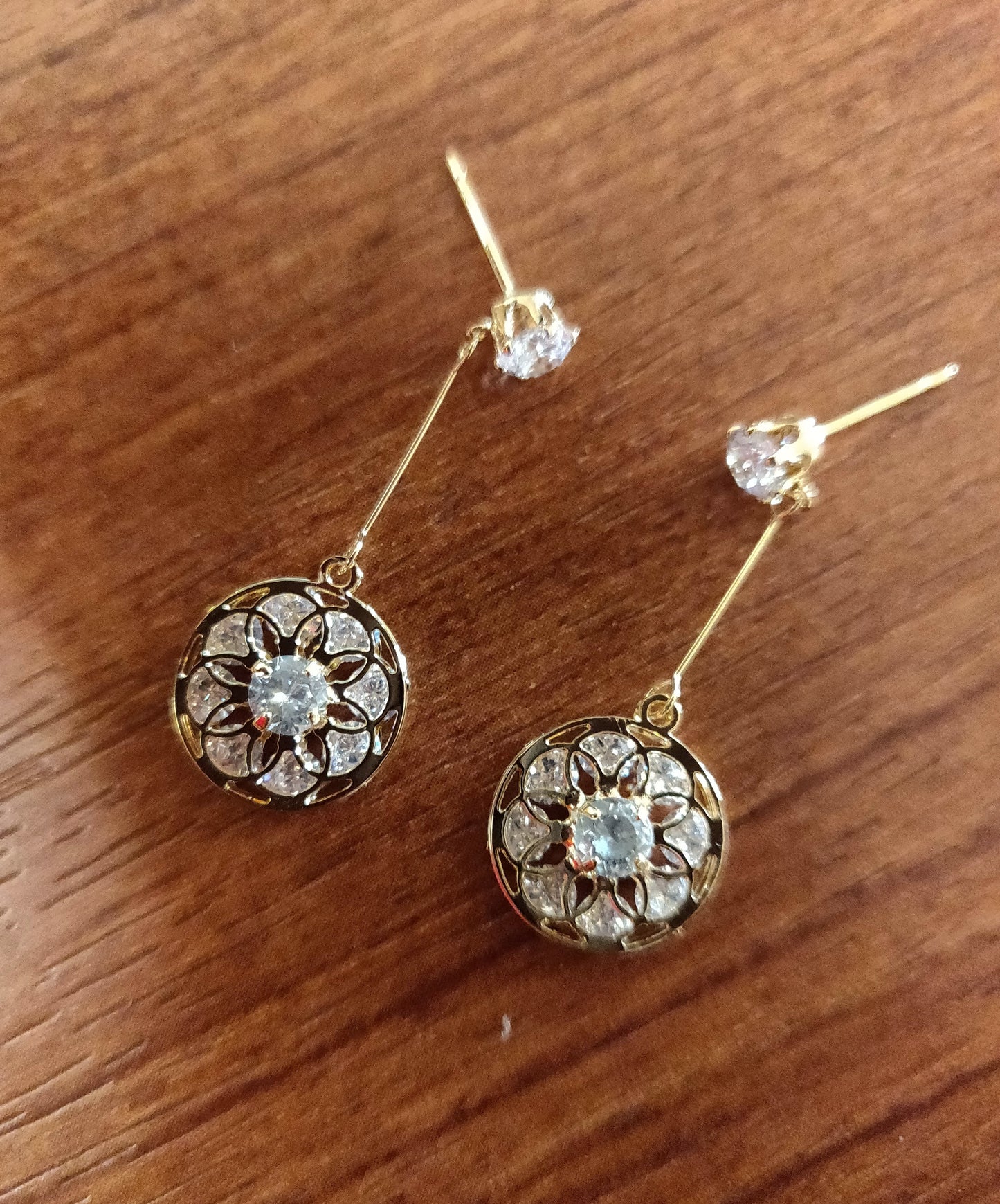 Floral AD Earring - GlitterGleam