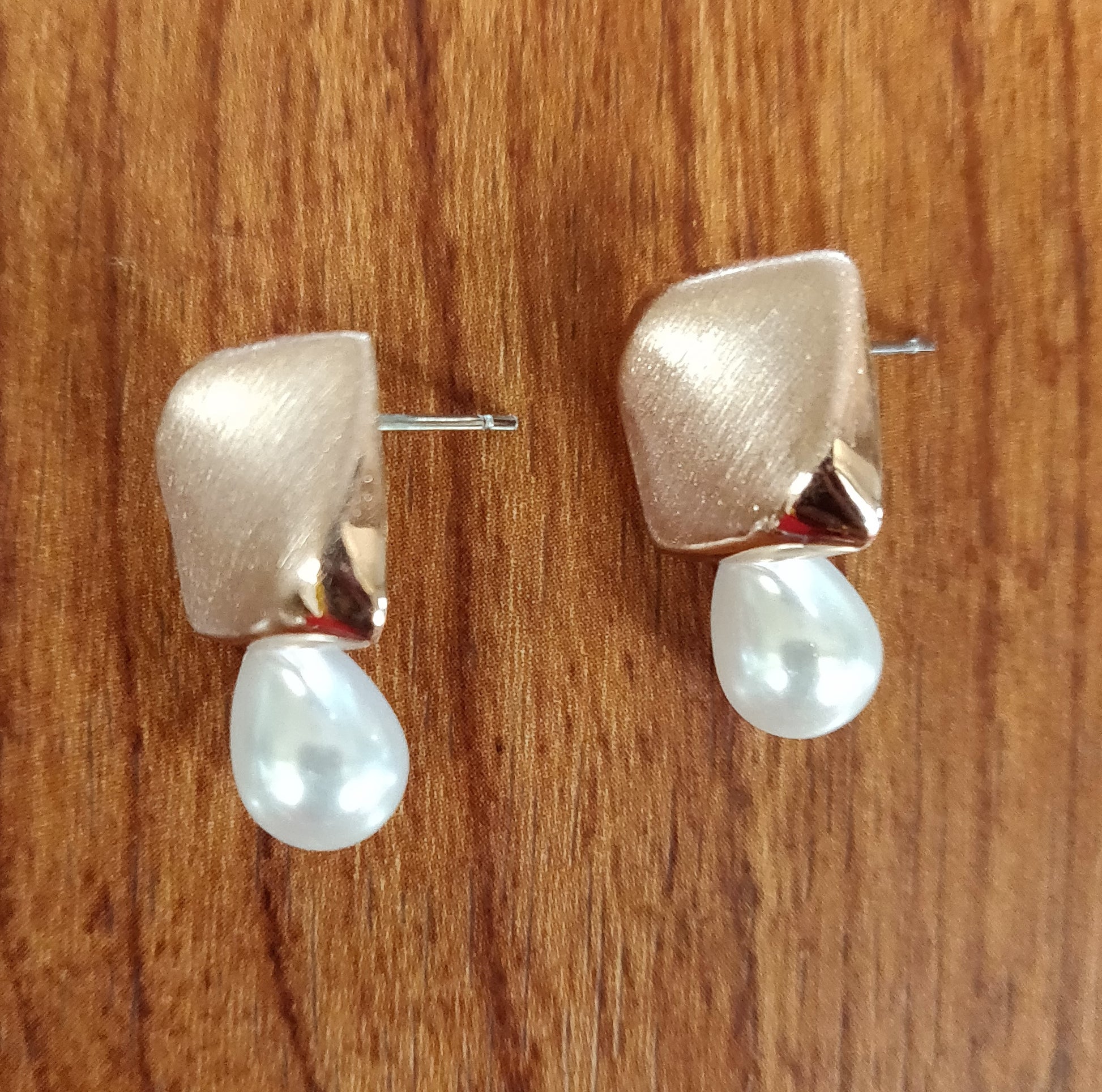 Antique Square Stud - GlitterGleam