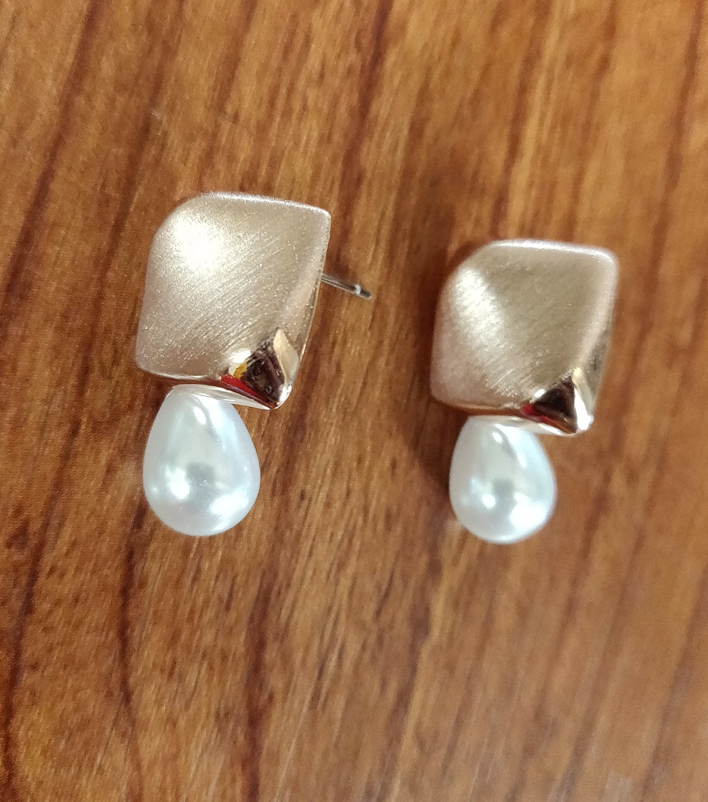 Antique Square Stud - GlitterGleam