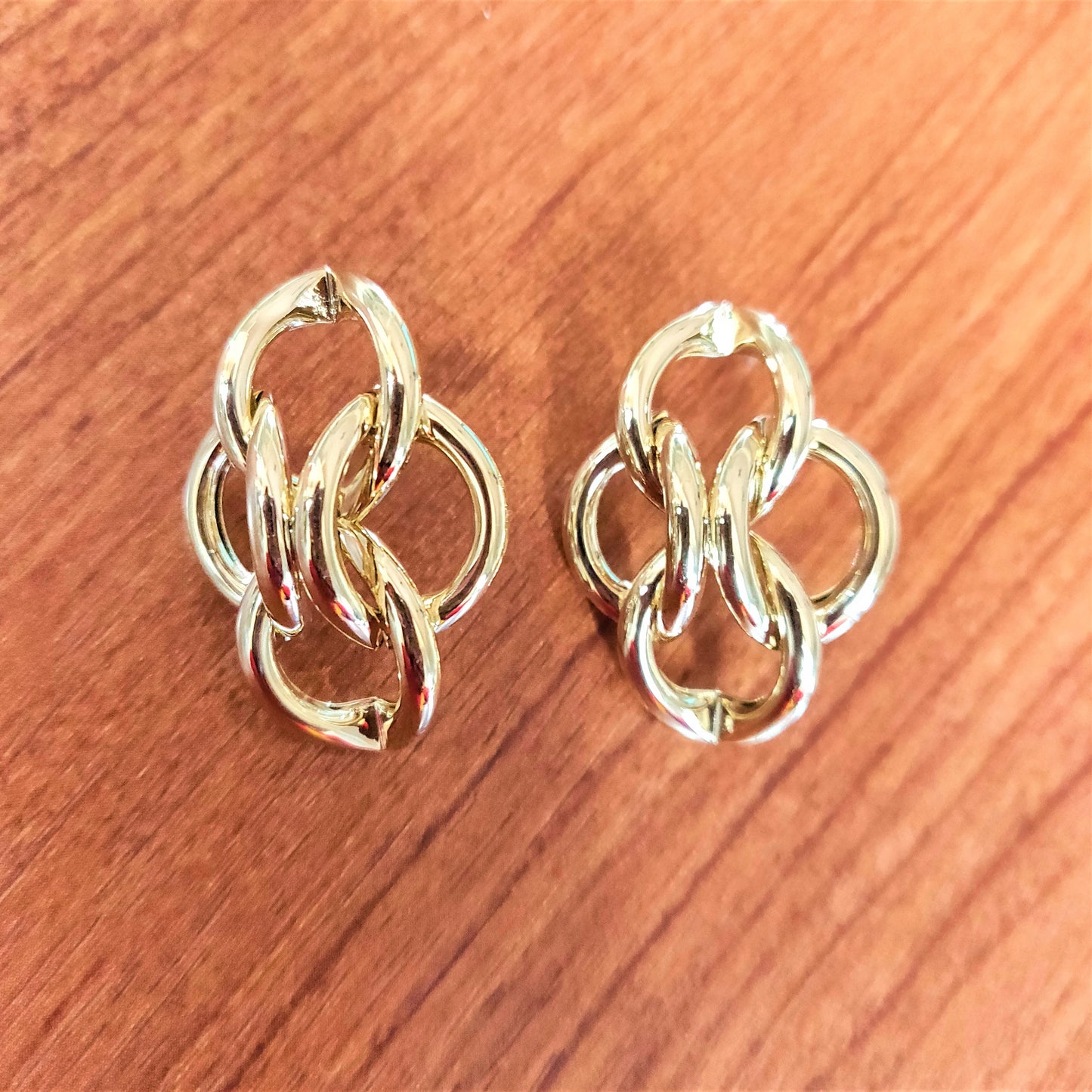 Entangled Stud - GlitterGleam