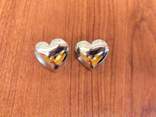 Antique Heart Stud - GlitterGleam