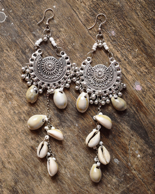 Seashell Chandbali Chandelier Earrings - GlitterGleam
