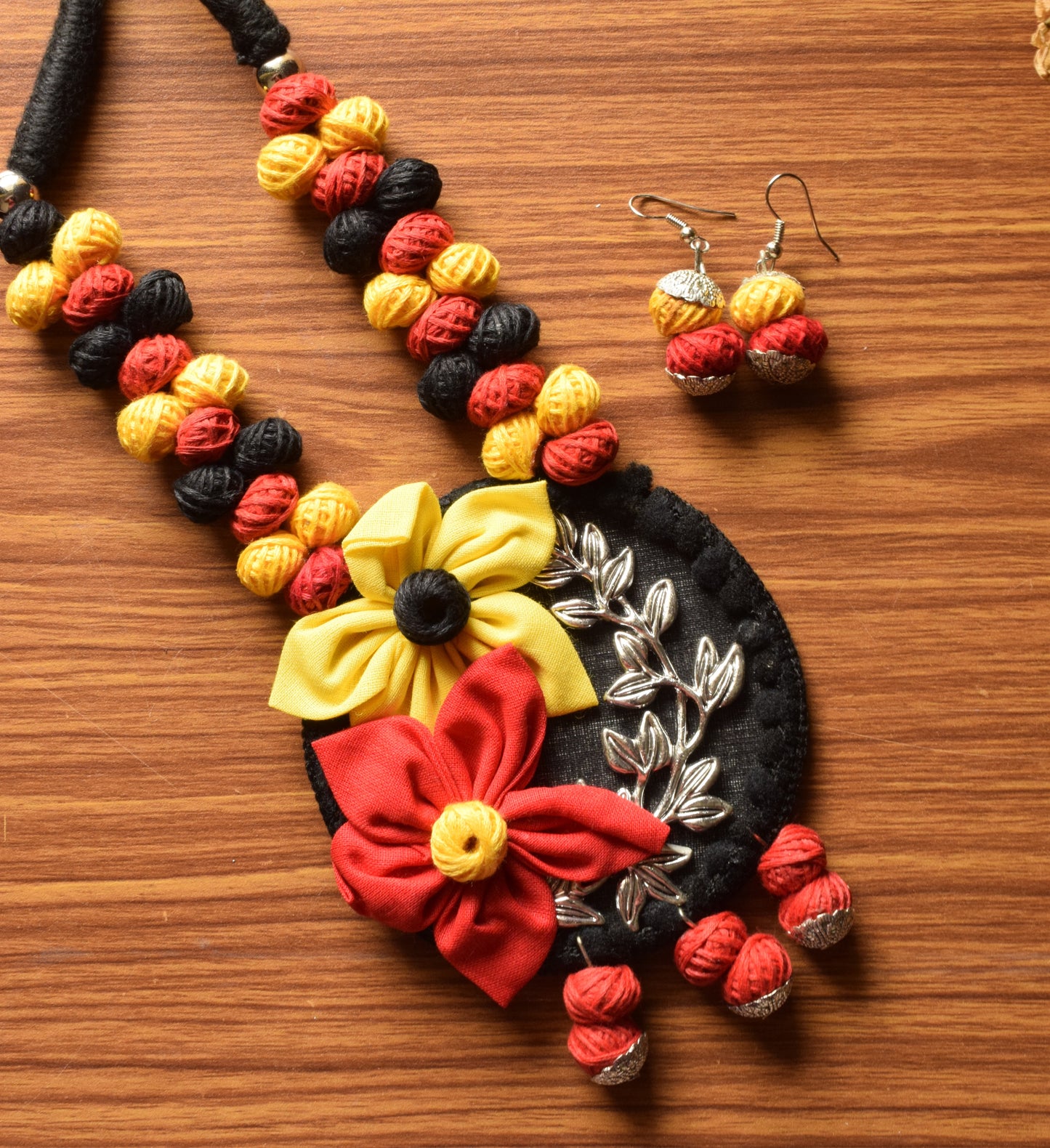 Bela Floral Applique Fabric Necklace Set