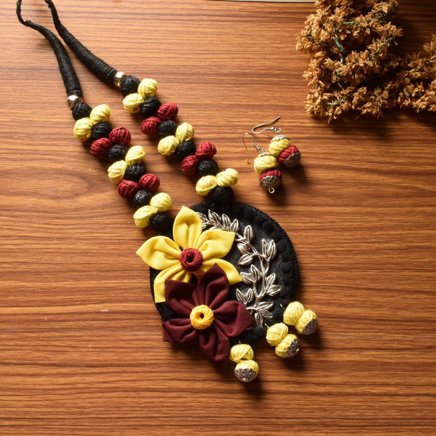 Bela Floral Applique Fabric Necklace Set