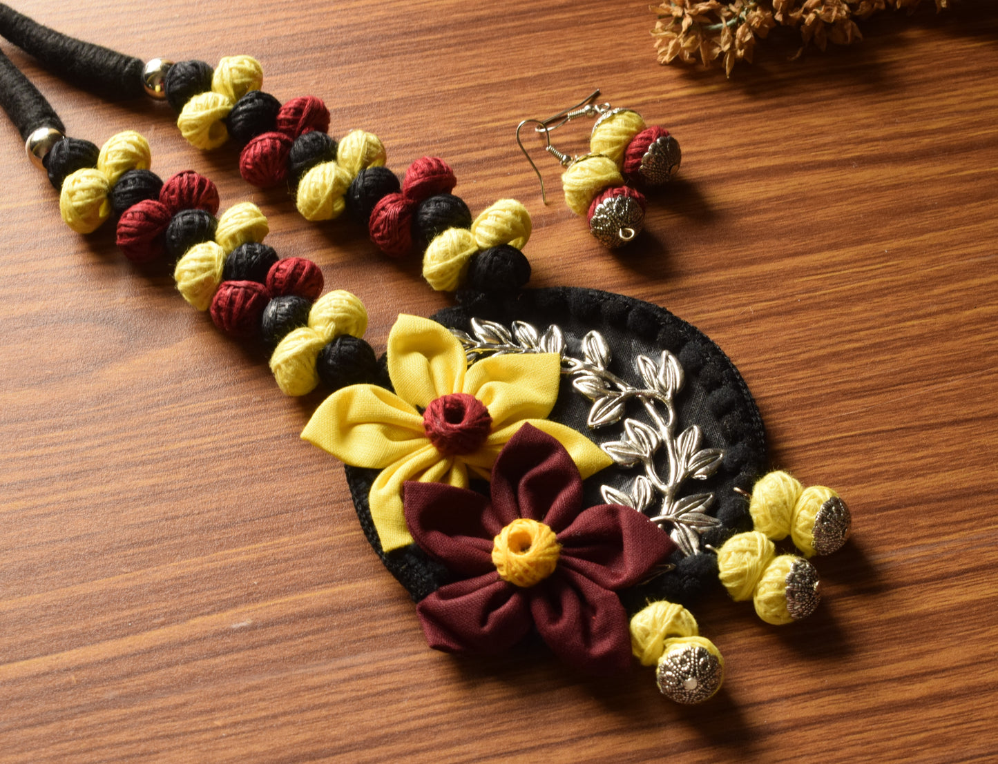 Bela Floral Applique Fabric Necklace Set