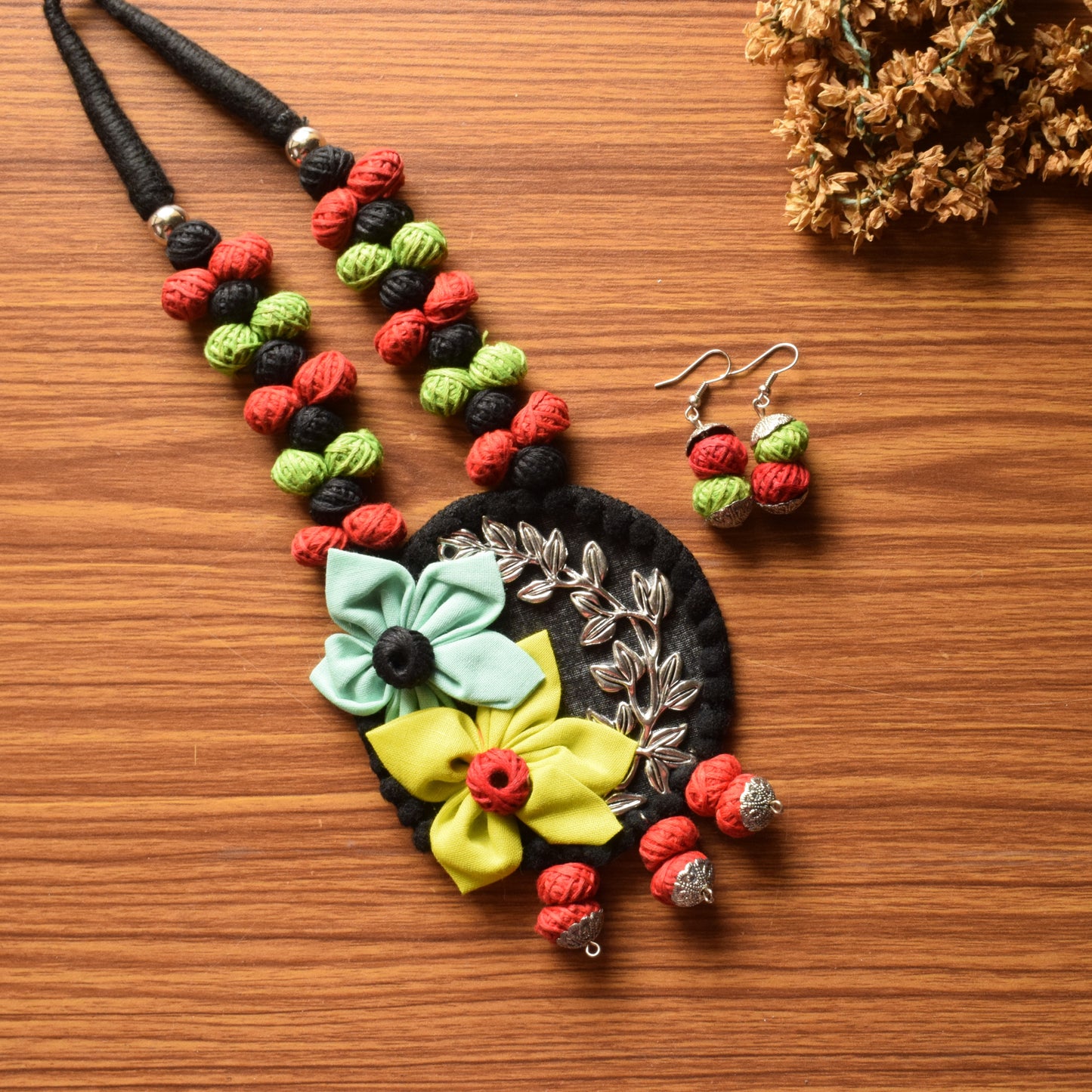 Bela Floral Applique Fabric Necklace Set