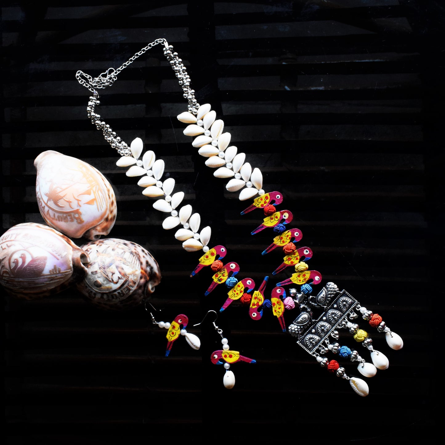Paakhi Sea Shell Statement Necklace