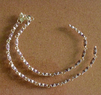 Maroon Meenakari Motif Anklet