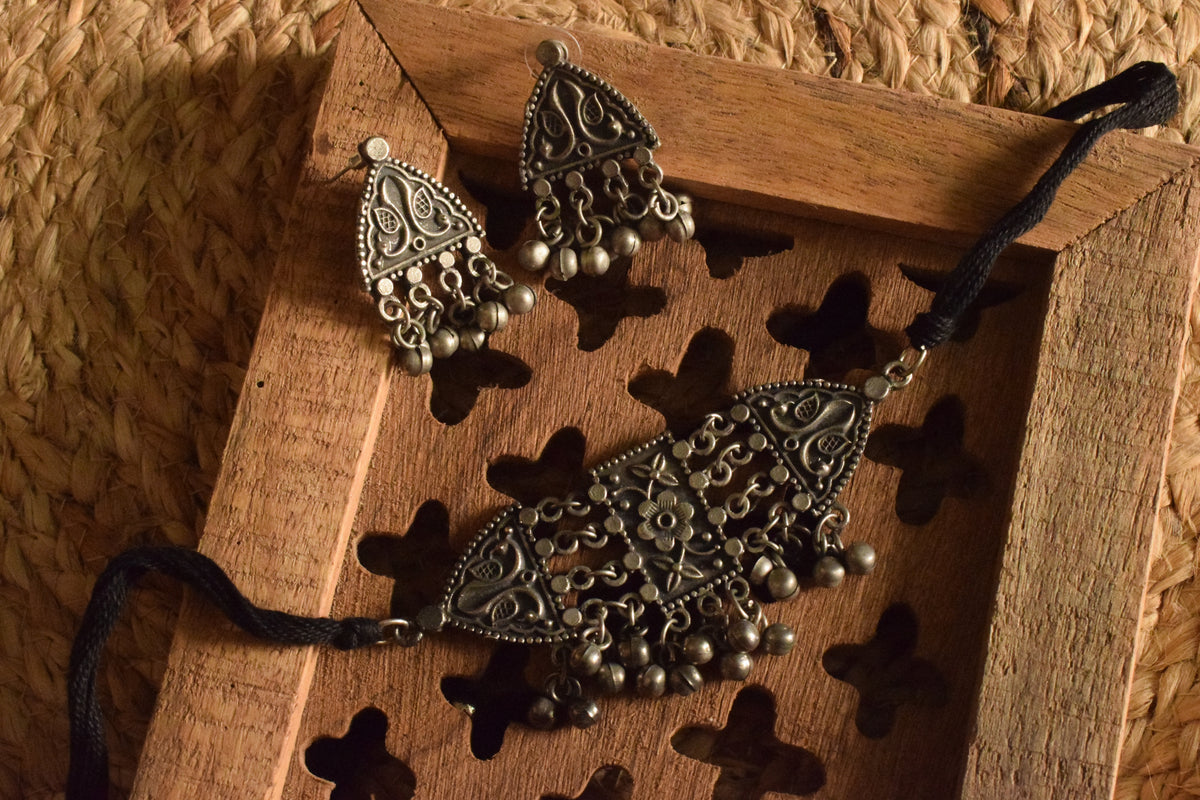 Kkusum Germna Silver Half Choker Necklace with Earrings