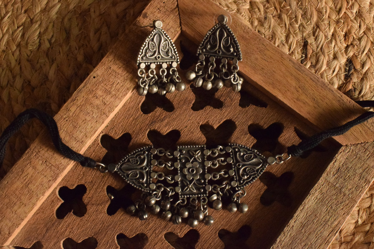Kkusum Germna Silver Half Choker Necklace with Earrings