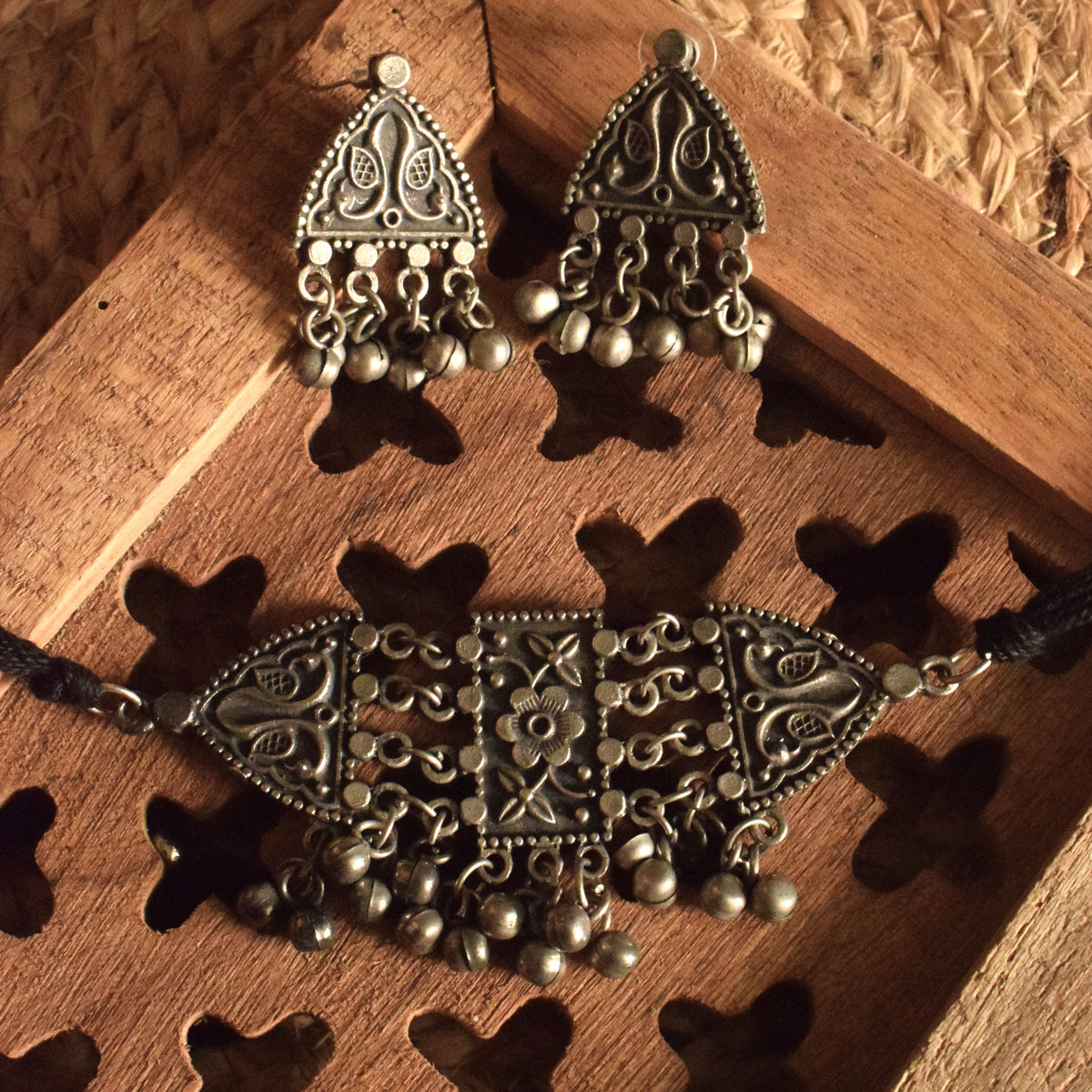 Kkusum Germna Silver Half Choker Necklace with Earrings