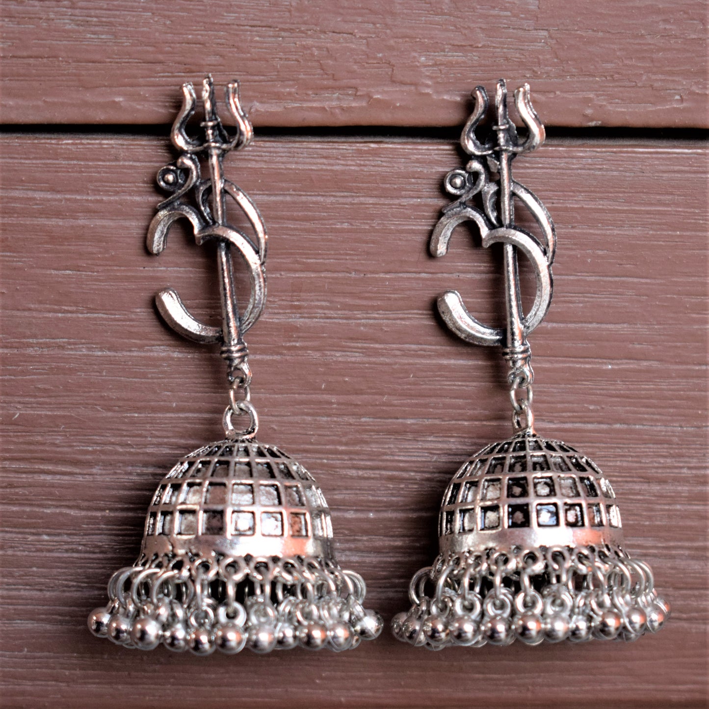 German Silver 'ॐ' Trishul Scripted Cage Jhumka