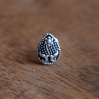 Golden Oxidized Floral Dew Nose Pin