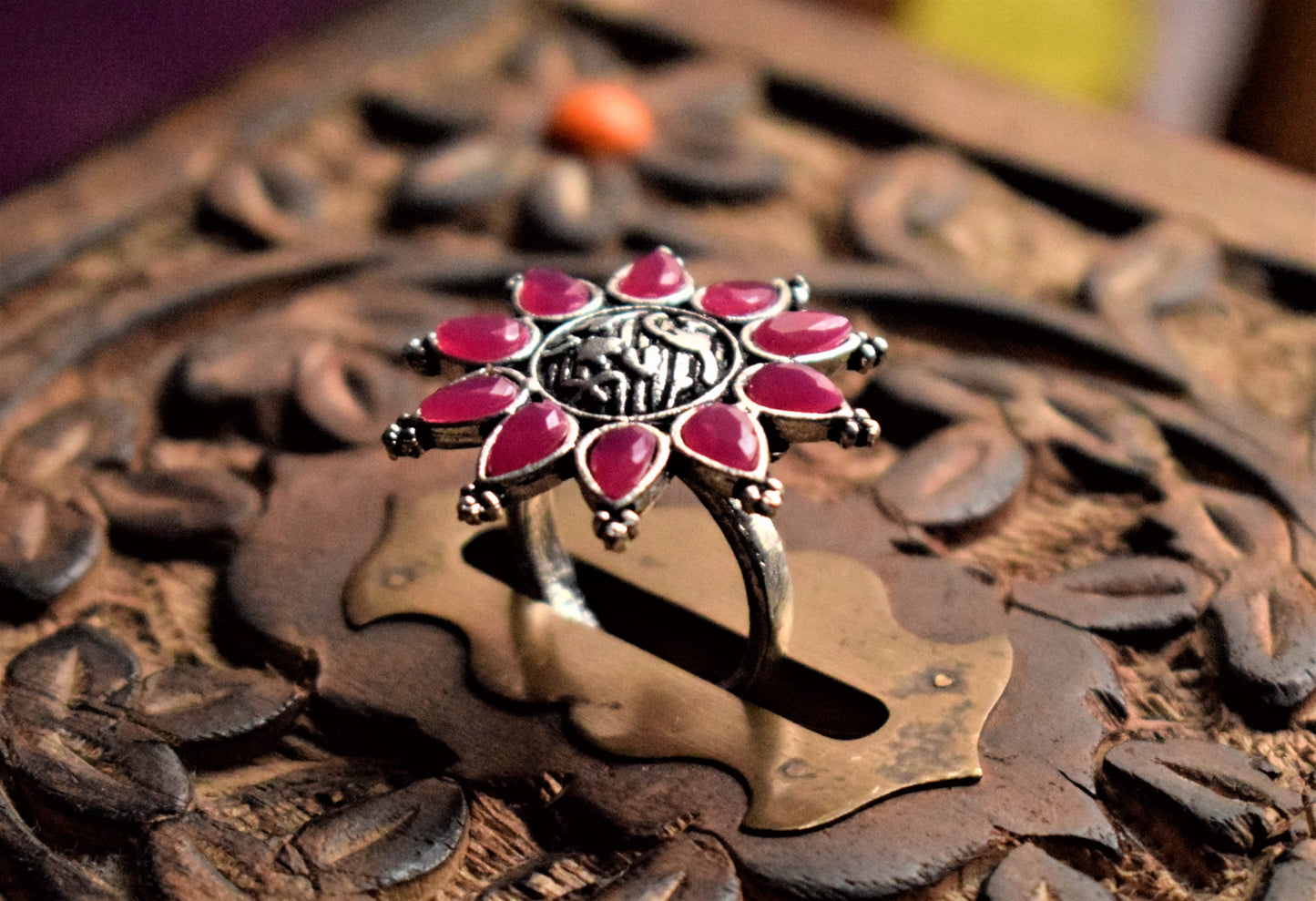 Floral Carved Gemstone Finger Ring