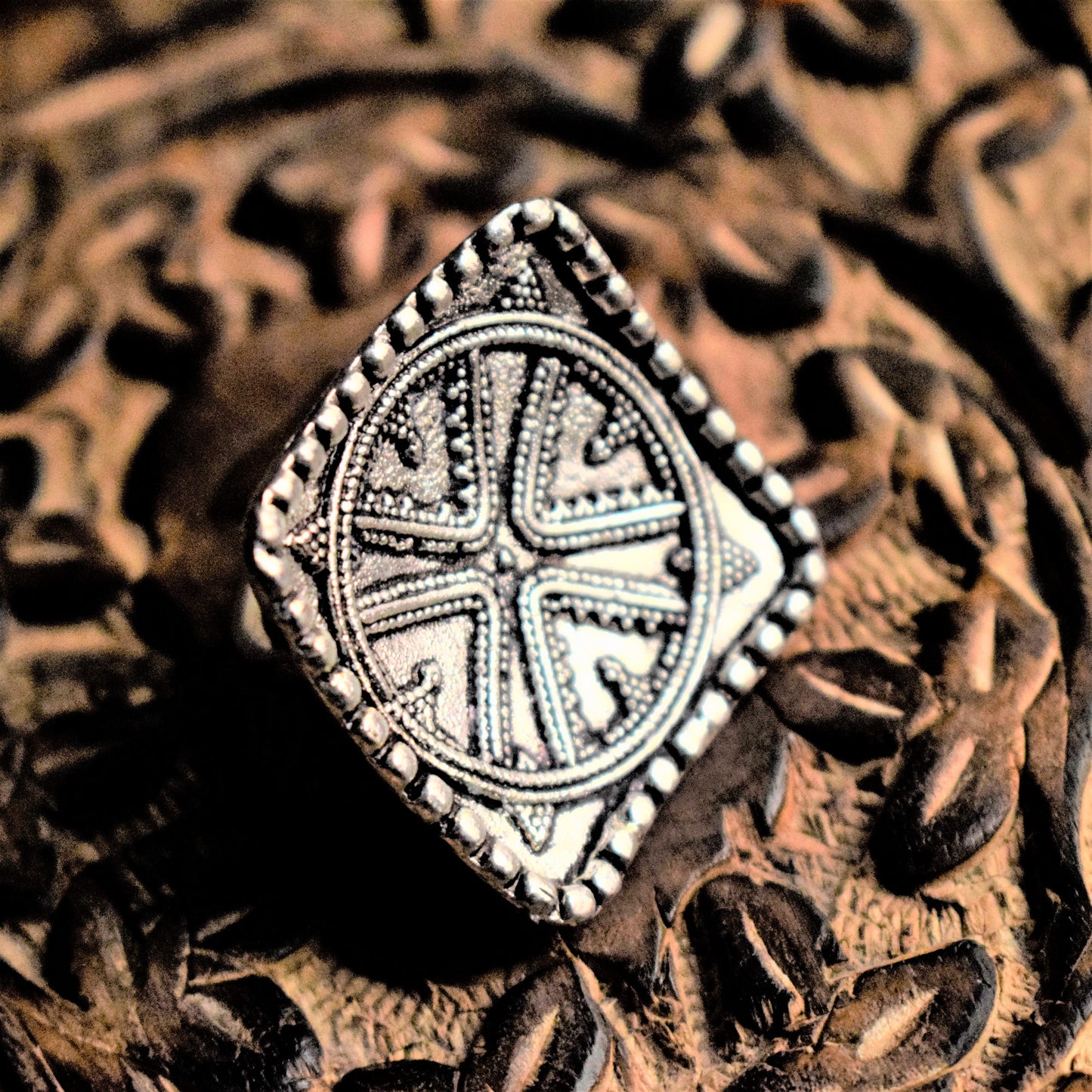 German Silver Regal Motif Square Finger Ring