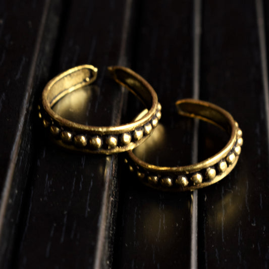 Golden Oxidized Spring Wheel Brass Toe Ring