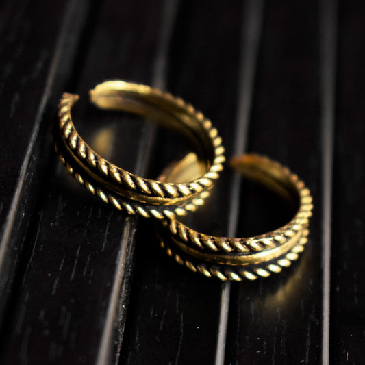 Golden Oxidized Tribal Chain Band Brass Toe Ring