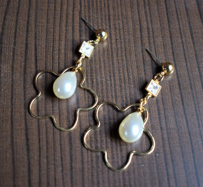 Floral Pearl Earring - GlitterGleam