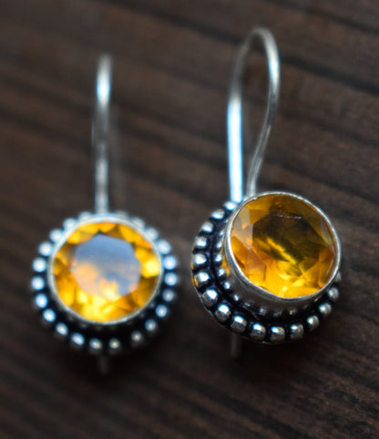 Round Dotted Hanging Earrings - GlitterGleam