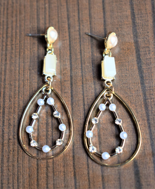 Pearl and Crystal Drop Earring - GlitterGleam