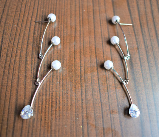 Pearl Hanging Layered Earrings - GlitterGleam