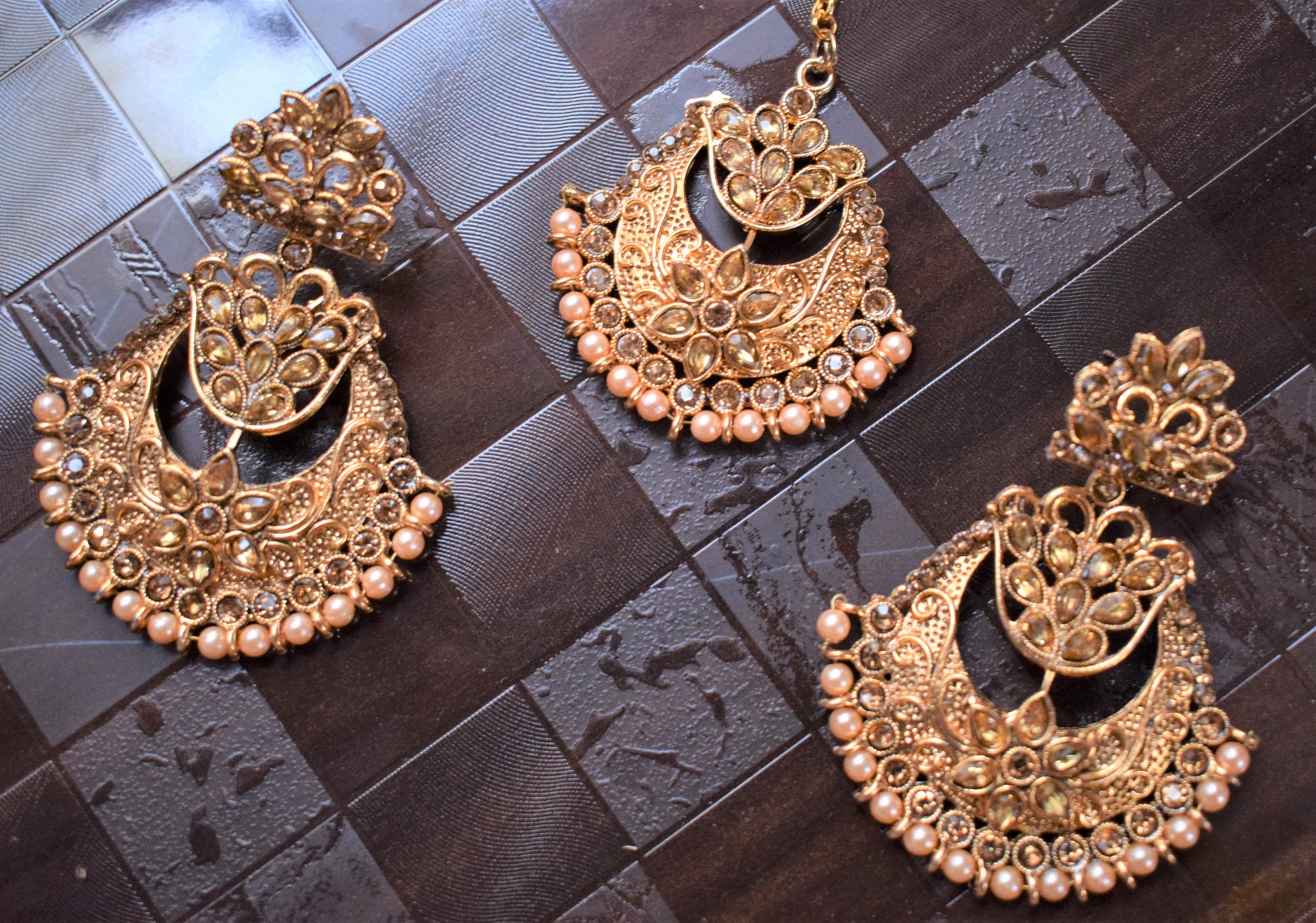 Kundan and Pearl Rose Gold Earring and Maang Tikka Set - GlitterGleam
