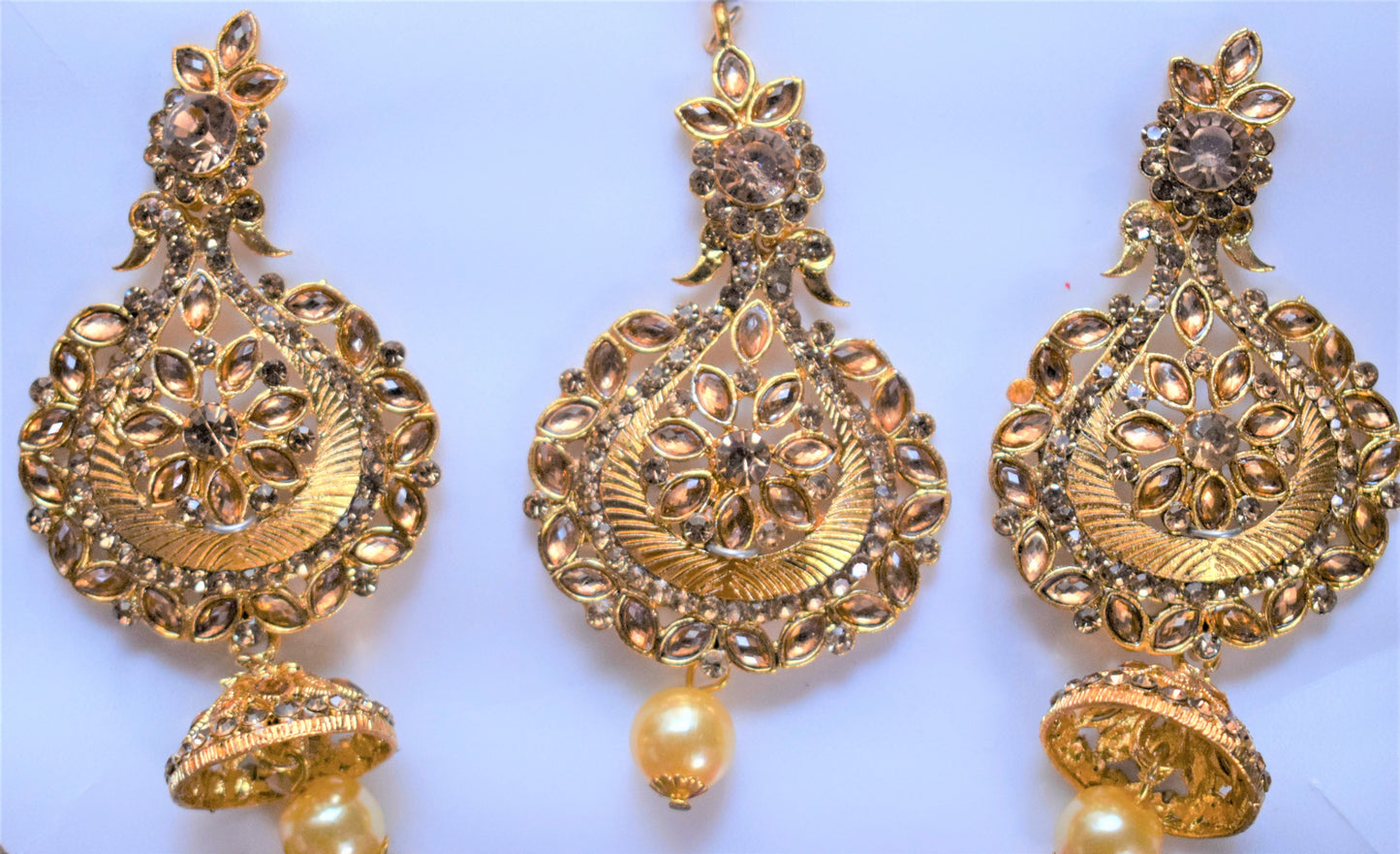 Traditional Kundan and Pearl Golden Earring and Maang Tikka Set - GlitterGleam