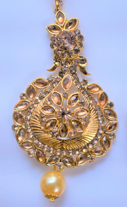Traditional Kundan and Pearl Golden Earring and Maang Tikka Set - GlitterGleam