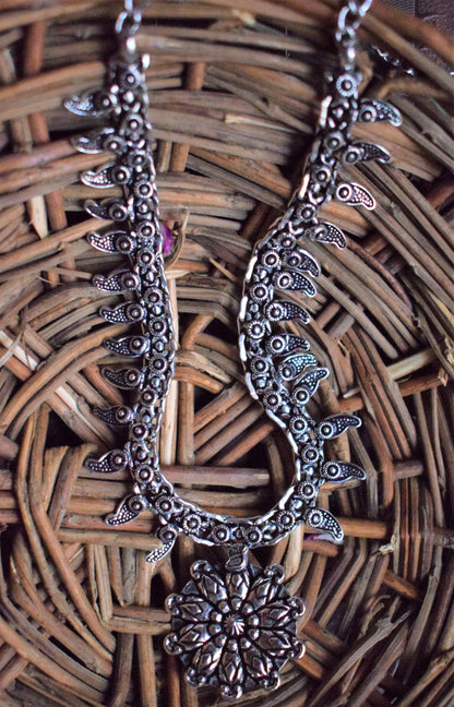 German Silver Choker Necklace with Pendant - GlitterGleam